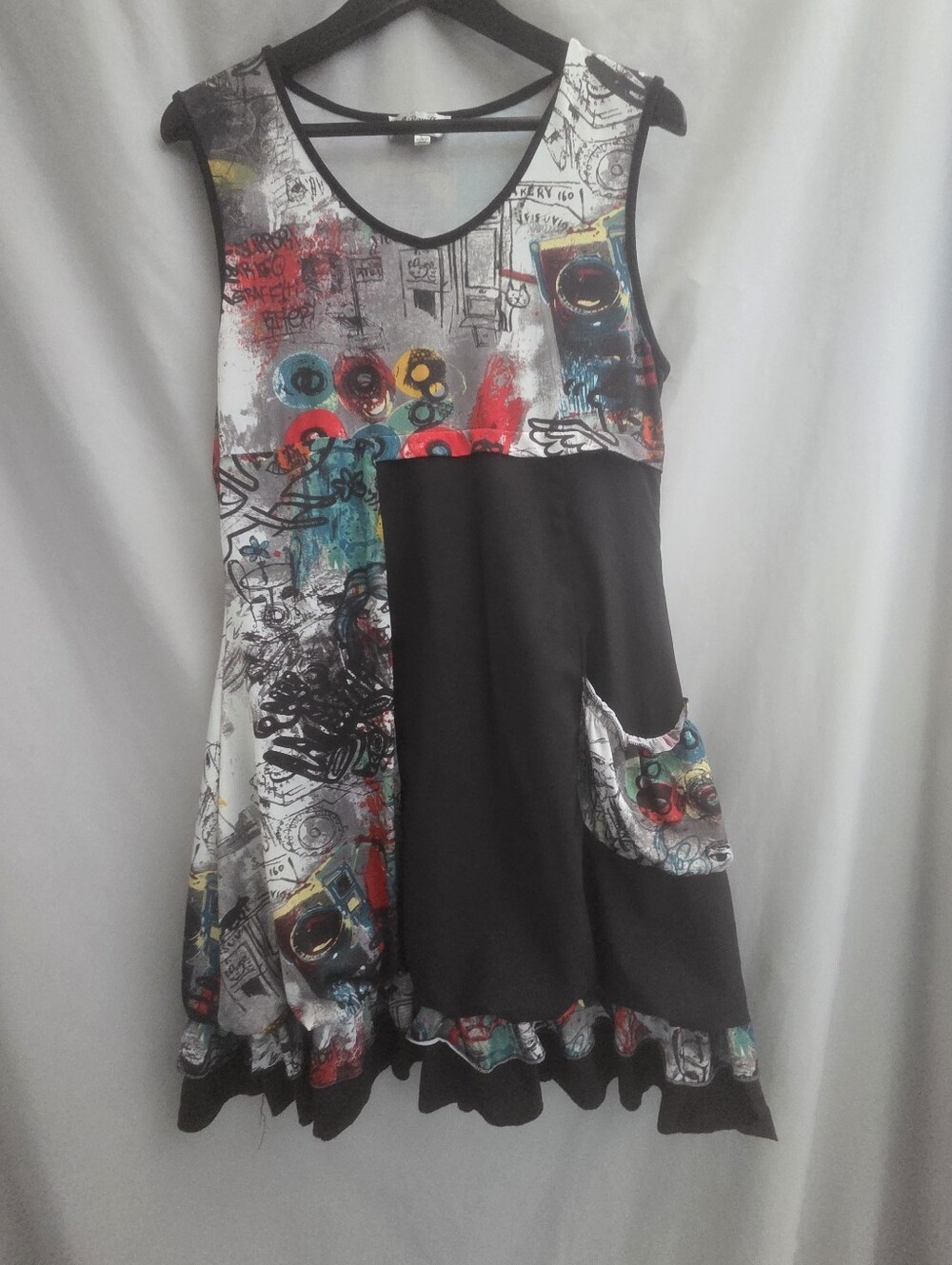 Sleeveless Black & Multicolor Graphic Midi Dress with Pocket